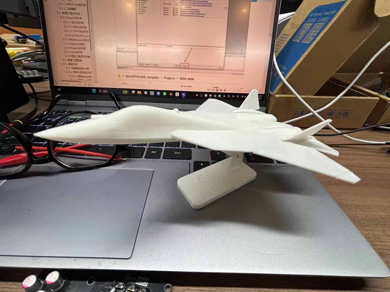 3D 打印歼-28 战斗机