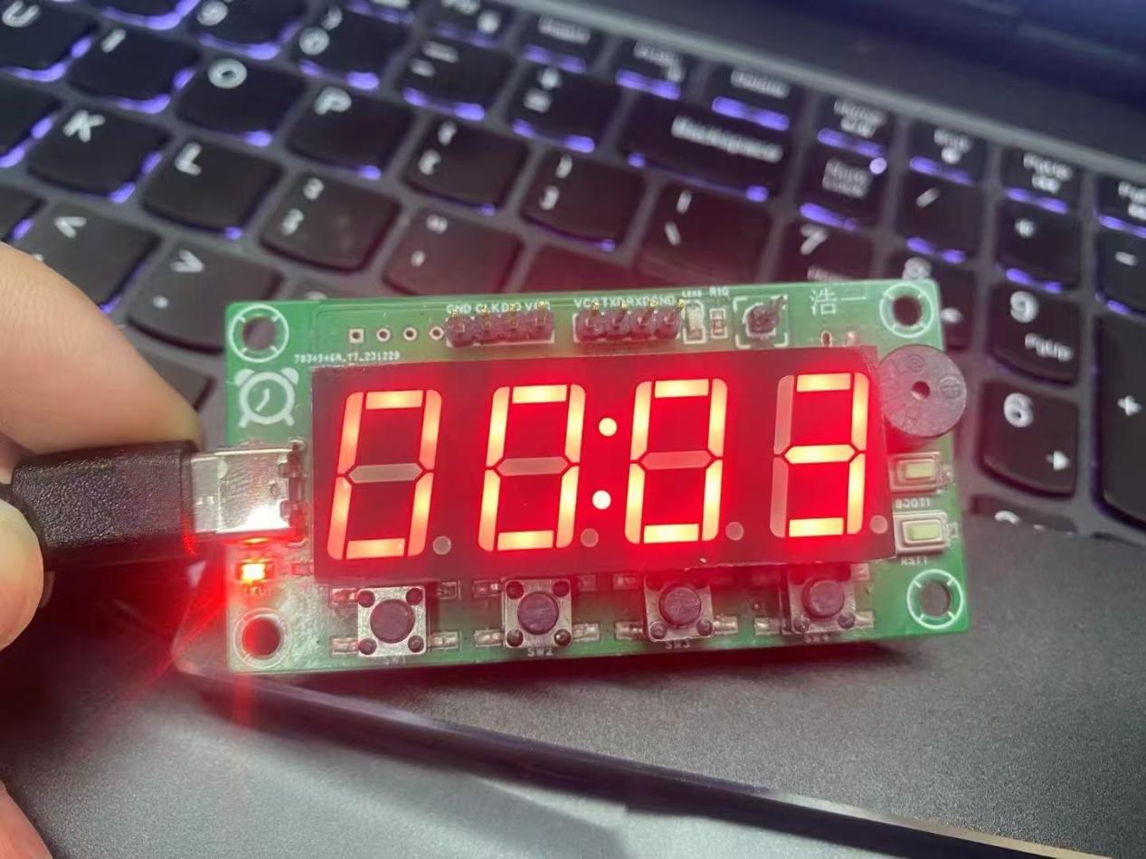 萨瑞电子时钟